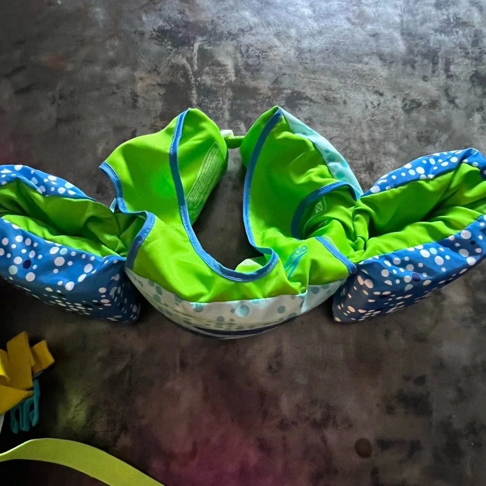 Speedo Child Arm Floaties Lifejacket puddle jumper 33-55 lbs